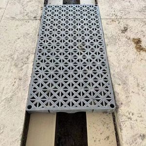 Grille robuste tempête vidange piscine bord fossé grille eau de pluie tranchée Drainage canal couverture carreaux PP plastique - Product Image 1