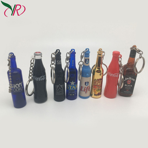 Đồ uống Quà tặng khuyến mãi Cola chai có thể Logo <span class=keywords><strong>Led</strong></span> chiếu đèn pin keychain với tùy chỉnh in ấn thương hiệu - Product Image 2