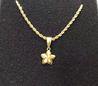 Collier en acier inoxydable plaqué or, design classique de dessin animé, pendentif en forme de fleur, pour femmes et hommes, bijoux