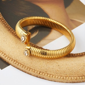 Nouvel ensemble de bracelets géométriques perlés en acier inoxydable plaqué or 18 carats pour femmes, avec diamants - Product Image 4