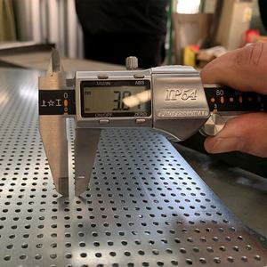 Proveedores de Lámina Metálica Perforada Galvanizada con Recubrimiento de Zinc con Orificios Redondos y Cuadrados para Máquina Rotatoria - Product Image 4