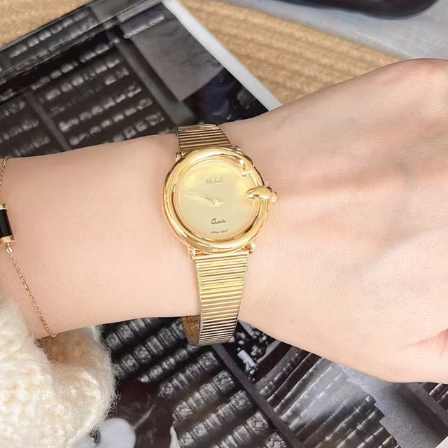Women's Vintage Quartz Analog Watch Golden Light Luxury French Retro Style High-End Alloy Case Stainless Steel Strap 28mm Dial