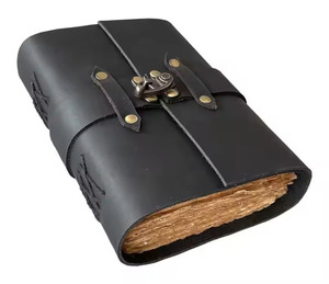 Diario de Cuero Negro Hecho a Mano, Papel con Borde Decorativo Grabado Personalizado, Cuaderno de Escritura Vintage, Diario Personalizado, Cuaderno de Bocetos, Regalo - Product Image 1