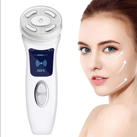 Appareil de beauté à microcourant combinant l'importation thermique et un massage doux pour lifter la peau du visage et améliorer le relâchement cutané