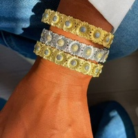 Bracelet manchette large bohème à fleurs, style vintage marguerite et tournesol, bijou pour femme, idéal pour les fêtes, les vacances et la plage