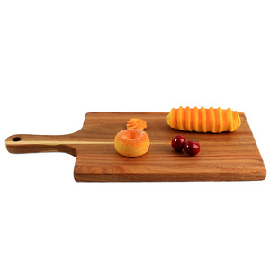 Planche à découper en bois d'acacia 40x20x1,5cm avec poignée pour usage en cuisine - Product Image 1