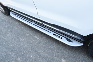 Estribos Laterales de Aluminio Plateado con Superficie Antideslizante Negra para Haohan L7/ev Cruise Model Suv - Product Image 3