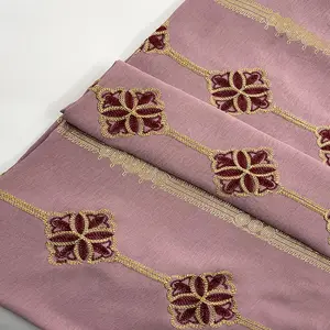 Großhandel Textil vier blättriges Kleeblatt Design gewebte Stick folie Polyester Stoff für Frühlings kleid