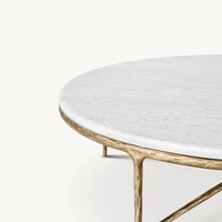 Table basse Wabi Sabi en marbre antique de haute qualité au design moderne, avec cadre métallique martelé à la main, garantie de 3 ans pour la maison