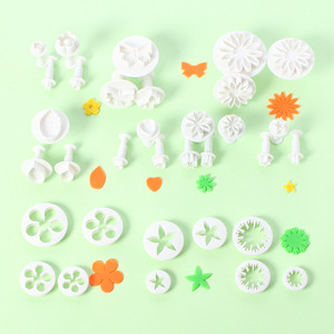 Al por mayor Cortador de fondant y galletas con forma de flor de ciruelo y margarita, molde para repostería y decoración de bizcochos, herramienta para queso y sellos para galletas para cocina - Product Image 3
