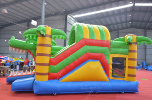 Gran <span class=keywords><strong>castillo</strong></span> inflable comercial para exteriores, trampolín hinchable con temática de animales de la jungla para niños de 5 años con tobogán estilo cocodrilo - Product Image 3