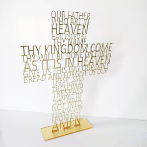 Croix en acrylique découpée au laser de 15 cm de haut avec texte gravé personnalisé. Nom de famille, baptême, baptême, annonce de naissance - Product Image 2