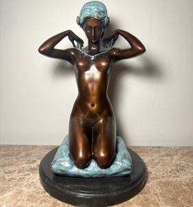 Patung Perunggu Antik Ukuran Asli Seukuran Manusia, Seorang Gadis Muda, Patung yang Elegan dan Artistik untuk Luar Ruangan - Product Image 4