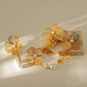 3D <b>Flower</b> Stud Earrings for Women, <b>Sweet</b> and Cool INS Style Gold-plated Stainless Steel Earrings - Product Image 4