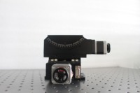 EWA70145 Goniómetro Motorizado de Dos Ejes y Plataforma de Movimiento de Posicionamiento con Mesa Inclinable, Capacidad de Carga 10 kg