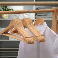Cintre en bois personnalisé Étagère à chaussures en métal pour sacs de cuisine Armoire de salle de bain Magasins de mode Logo personnalisé inclus