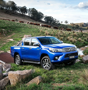 <span class=keywords><strong>Toyota</strong></span> Hilux 2.8D-4x4 <span class=keywords><strong>INVINCIBLE</strong></span> MHEV Usada <span class=keywords><strong>2022</strong></span>, Volante a la Izquierda, Dark Turbo - Product Image 5