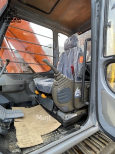 Japanese Brand Used Hitachii EX200-5 ZX200-5 20 Ton Crawler Backhoe Excavator EX120 EX100WD with Competitive Price on <b>Sale</b> - Product Image 3