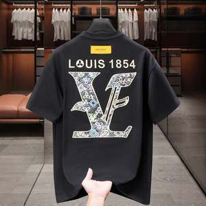 Camiseta de manga corta holgada con estampado personalizado, informal y a la moda, 100% algodón, estilo L V, para hombre. - Product Image 2