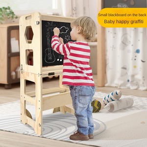 Tour d'apprentissage traditionnelle en bois naturel réglable pour tout-petits, tabouret pliable pour enfants avec tableau noir et bureau d'activités - Product Image 5