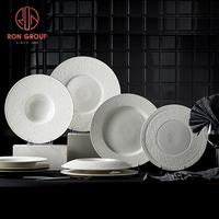 Assiettes de table en céramique, forme chapeau, noir mat et blanc, design unique, écologiques, durables, pour service alimentaire, vaisselle de restaurant occidental