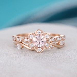 Nouvelle mode Bijoux en argent 2 pièces Ensemble de bagues de fiançailles en morganite Or rose Bague de mariage unique Demi-éternité Marquise CZ Bijoux - Product Image 1