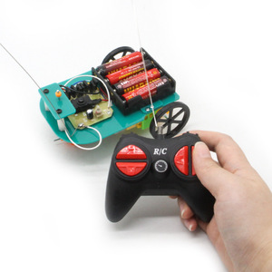 Kit de voiture télécommandée R3W6, jouet éducatif en plastique 27MHz pour expériences scientifiques, âge 7-9 ans - Product Image 4