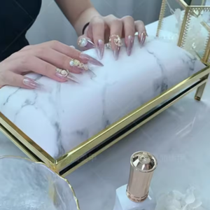 Repose-mains en marbre blanc personnalisé, confortable et de qualité supérieure, avec tapis, pour le nail art - Product Image 1