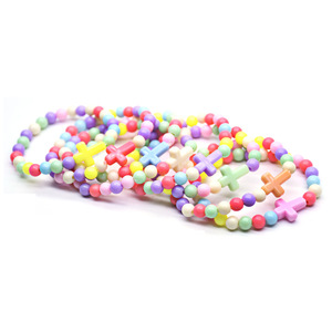 Pulseras de cuentas cruzadas de plástico coloridas, cuerda elástica, regalo para niños, joyería, accesorio de moda de color aleatorio - Product Image 4