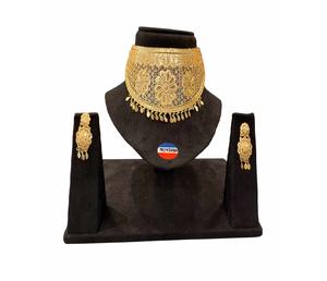 Ensemble de collier ras du cou en or plaqué, bijoux de mode exclusifs pour femmes, design élégant et élégant pour les fêtes, les mariages, les événements du soir - Product Image 5