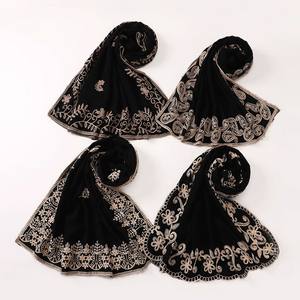 Nuevos Hijabs Negros Modestos con Bordado Floral, Pañuelos para la Cabeza Musulmanes de Lujo, Transpirables y Suaves al Tacto, Venta al Por Mayor - Product Image 4