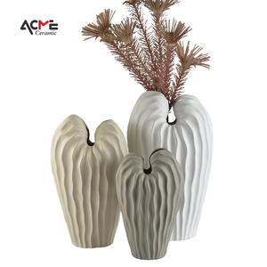 Nordique minimaliste Maillard Vase en céramique décor à la maison ornement de mariage Antique Design Floral Morandi porcelaine Floral <span class=keywords><strong>Ware</strong></span> - Product Image 1
