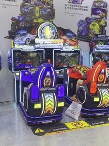 Simulateur de course de moto commercial à deux joueurs, machine de jeu en métal haute définition à monnayeur pour divertissement - Product Image 2