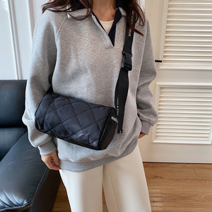 Sac bandoulière pour femme, style décontracté quotidien, noir, avec coutures en losanges et fermeture éclair cylindrique - Product Image 2