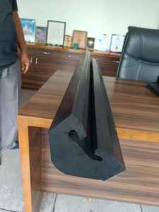 Revestimiento de placa de alcantarilla de aleación fundida de alta resistencia a impactos de corte personalizado Producto de caucho industrial para molinos de cemento - Product Image 3