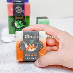 Savon aux huiles essentielles fraise et <span class=keywords><strong>vanille</strong></span> pour une douceur exfoliante Ingrédients naturels dans un savon artisanal - Product Image 4
