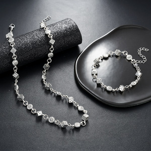 Ensemble de bijoux en forme de dés plaqués argent de style punk, bracelet et collier gothiques, cadeau de mariage ou de fiançailles - Product Image 1