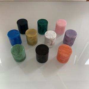 غطاء عطر فاخر FEA15 بتصميم فريد من الراتنج على شكل حجر رخامي - Product Image 2