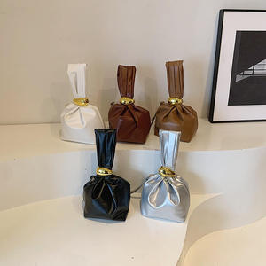 Sac à main en cuir souple de haute qualité, sac à main mini plissé luxueux pour femmes - Product Image 4
