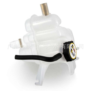 Pièces automobiles importées pour Ford Kuga pour le commerce extérieur, réservoir d'eau auxiliaire 1L8Z8A080BB, approvisionnement exclusif transfrontalier pour la carrosserie - Product Image 2