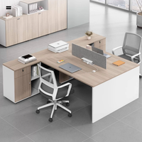 Nouveaux bureaux modulaires modernes personnalisés pour 6 personnes, poste de travail élégant pour le personnel avec une ambiance de direction