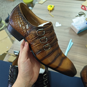รองเท้าหนังแท้ลายจระเข้สุดหรูสำหรับผู้ชาย ดีไซน์<span class=keywords><strong>แบบ</strong></span> Monk Strap หัวแหลม เหมาะสำหรับงานทางการ ธุรกิจ หรืองานแต่งงาน - Product Image 4