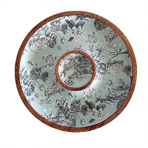 Assiette de service en bois à motif floral, peinte à la main, design minimaliste, non toxique, écologique, faite à la main pour servir des amuse-gueules lors de fêtes - Product Image 1