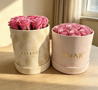 Boîte cadeau ronde en carton recyclé avec logo personnalisé en feuille d'or et pelliculage brillant