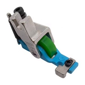 Prensatelas Universal S518 Ajustable con Rodillo para Cremalleras para Máquinas de Coser Industriales de Cama Plana - Product Image 3