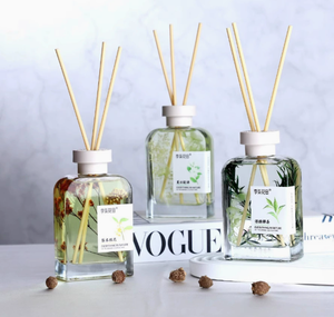 <span class=keywords><strong>Diffuseur</strong></span> à bâtonnets en verre 200 ml, huile essentielle végétale, bois de poirier et osmanthus, désodorisant d'ambiance haut de gamme, décoration intérieure - Vente en gros usine - Product Image 2