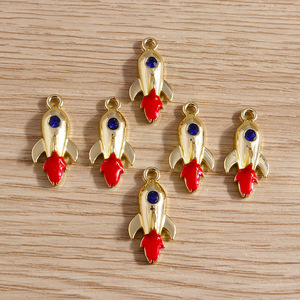 Weny, lot de 5 pièces : Personnage de dessin animé, tendance nationale, fusée incrustée de saphir artificiel, pendentif vaisseau spatial - Product Image 1