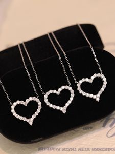 Joyería de Oro de 18K al por Mayor, Collar con Colgante de Corazón Grabado Personalizado, Pedido al por Mayor con Caja de Regalo Gratis, MOQ 2 Piezas - Product Image 3