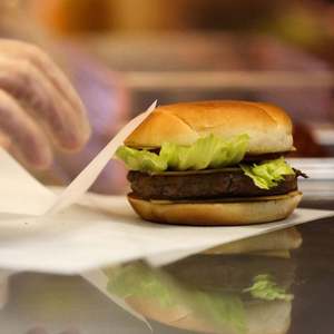 Papel para Envolver Hamburguesas al por Mayor, Papel para Envolver Sándwiches a Granel, Papel Impreso para Empacar Alimentos - Product Image 2