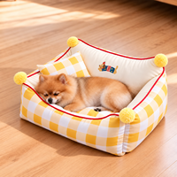 Canapé-lit carré lavable pour animaux de compagnie avec oreiller et coins à pompons, en velours peau de pêche antidérapant pour petits chiens et chats